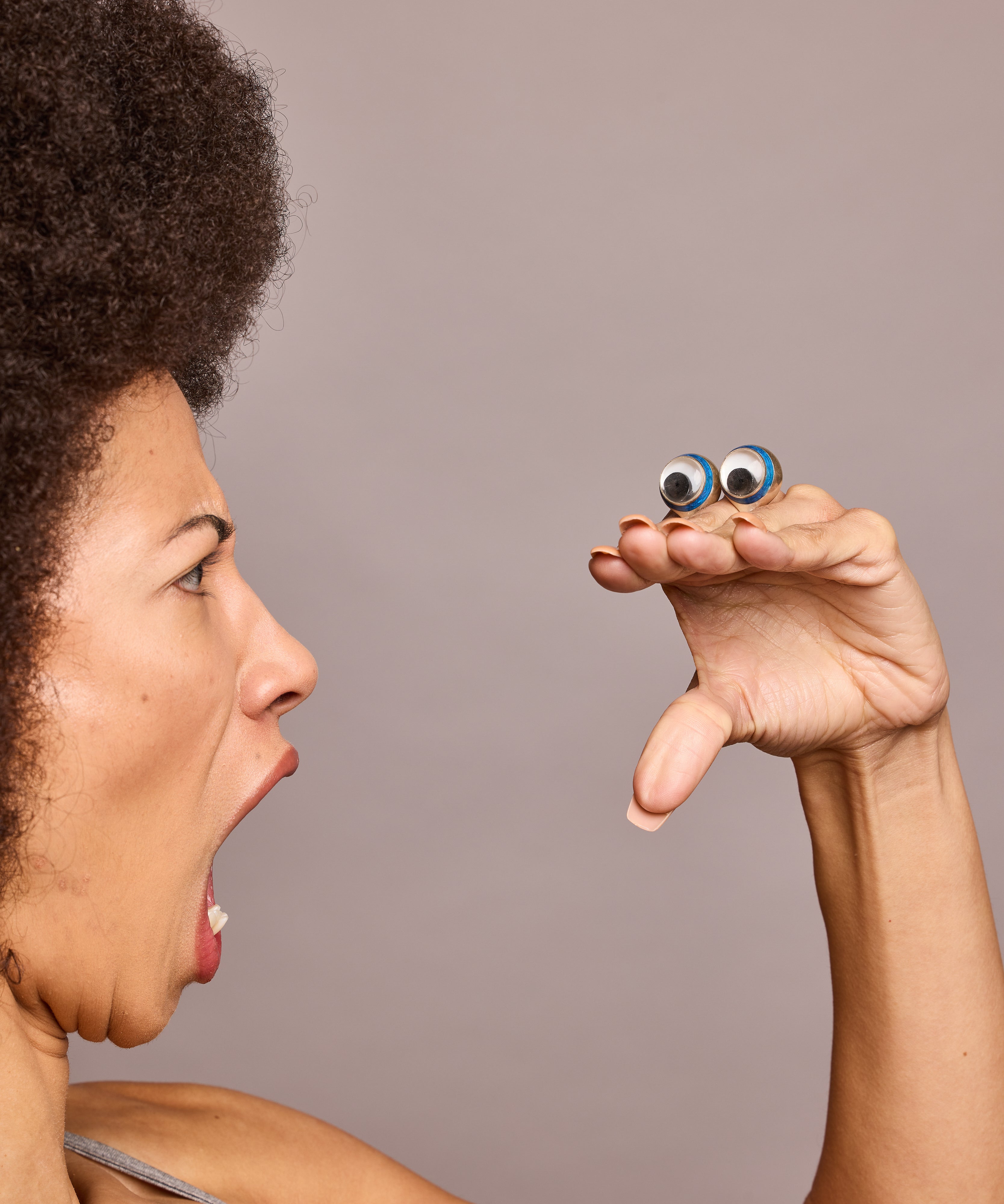 'Friend' Googly Eye Ring Labradorite